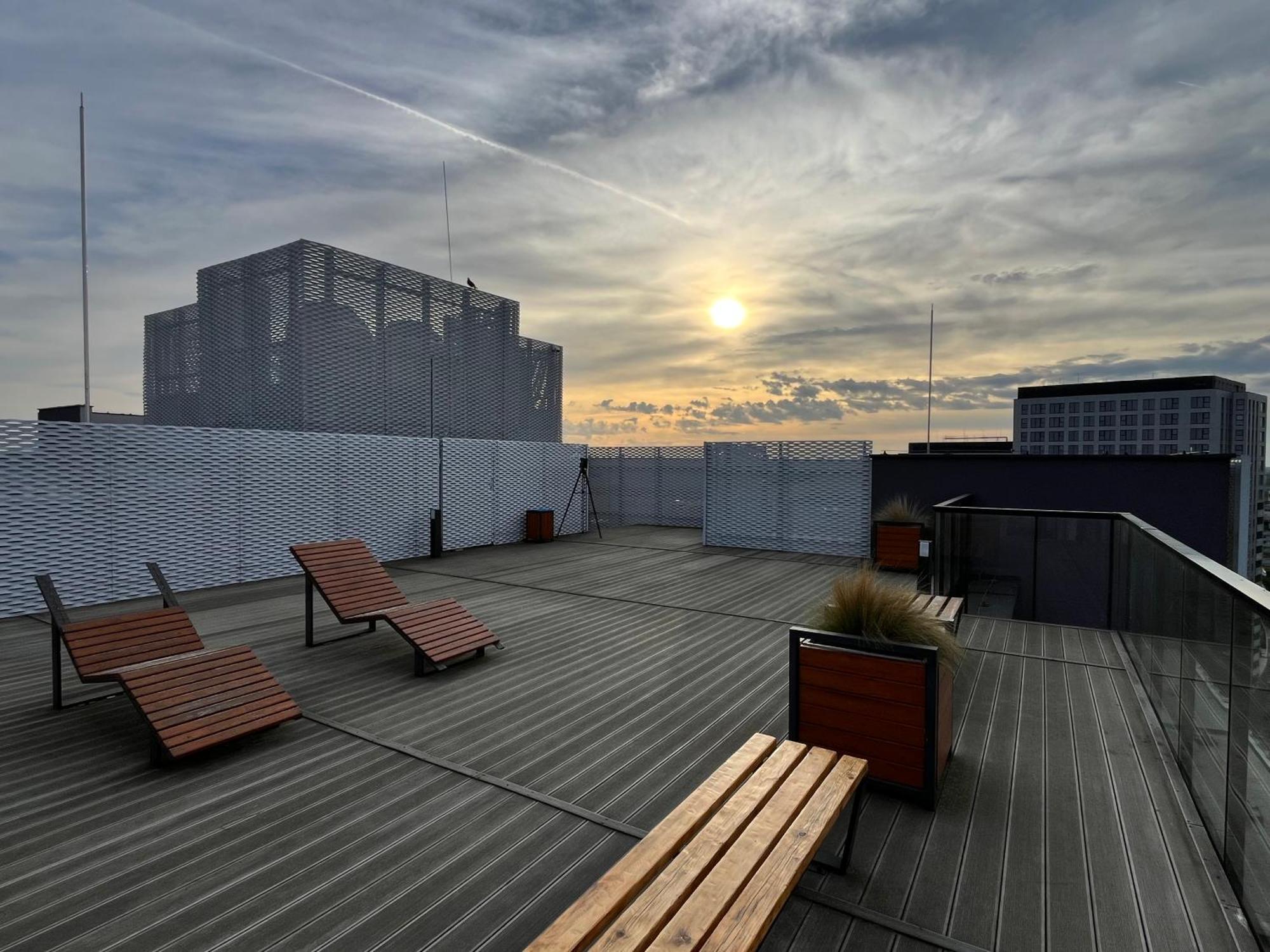 Family House By The River Odra -Panoramic Terrace - 3Room Apartment With 2 Separate Bedrooms And 2 Balconies By Wroapart-Pl- Perfect For Family & Business Stays Breslávia Exterior foto