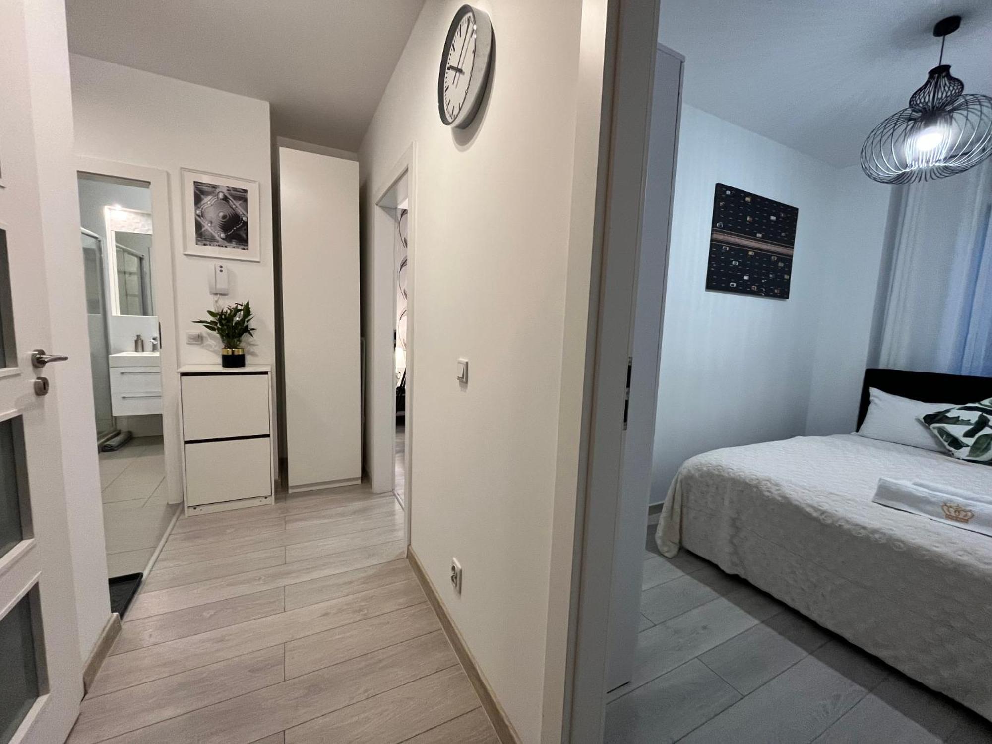 Family House By The River Odra -Panoramic Terrace - 3Room Apartment With 2 Separate Bedrooms And 2 Balconies By Wroapart-Pl- Perfect For Family & Business Stays Breslávia Exterior foto
