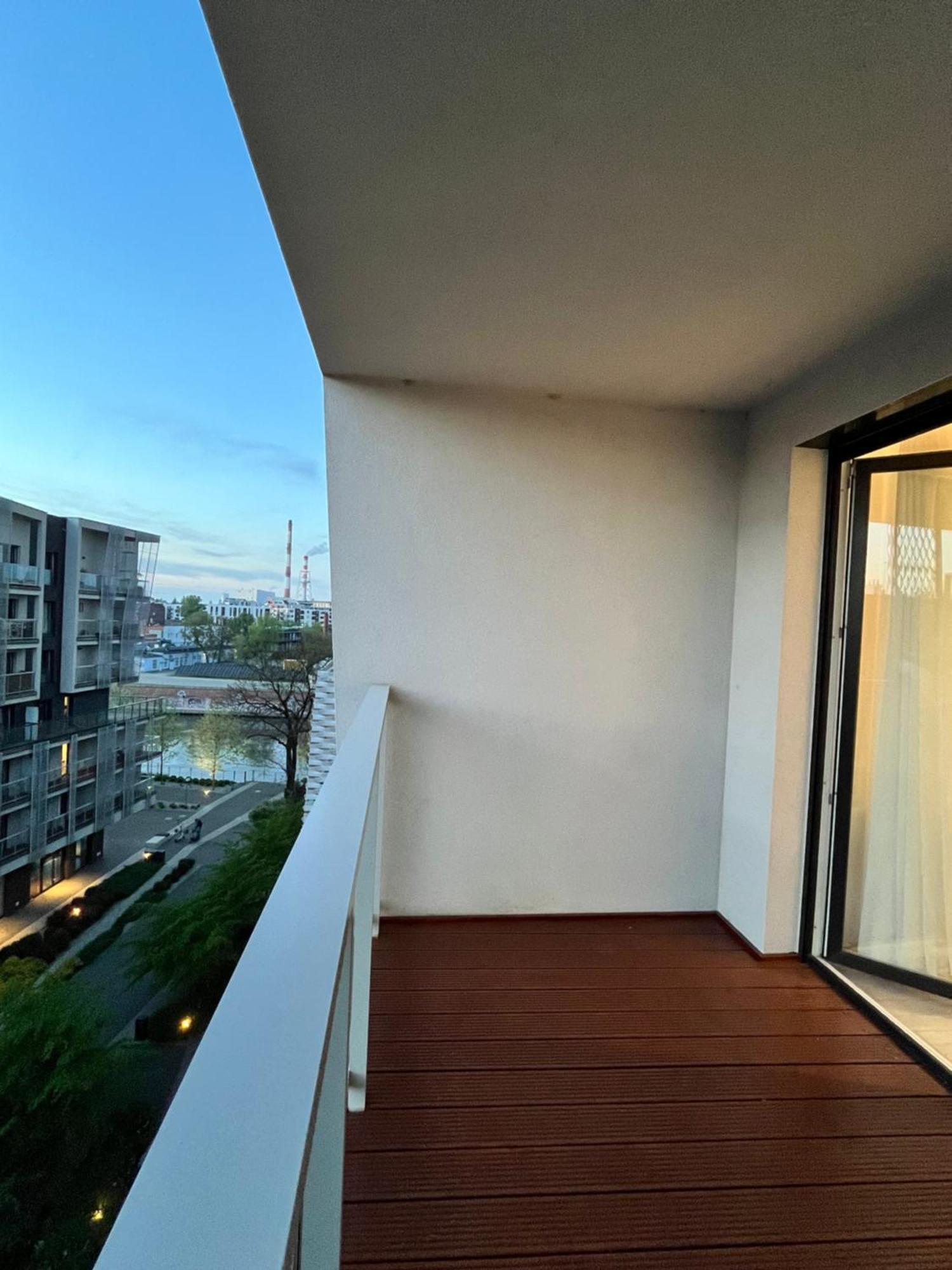 Family House By The River Odra -Panoramic Terrace - 3Room Apartment With 2 Separate Bedrooms And 2 Balconies By Wroapart-Pl- Perfect For Family & Business Stays Breslávia Exterior foto